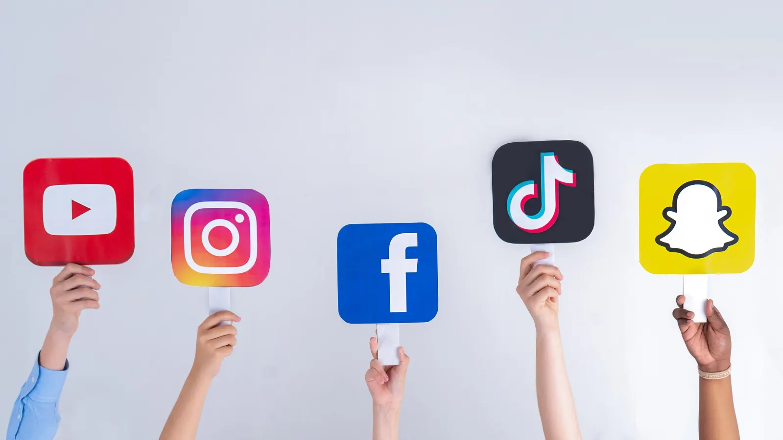 Socialplatforms YouTube, Instagram, Facebook, TikTok en Snapchat